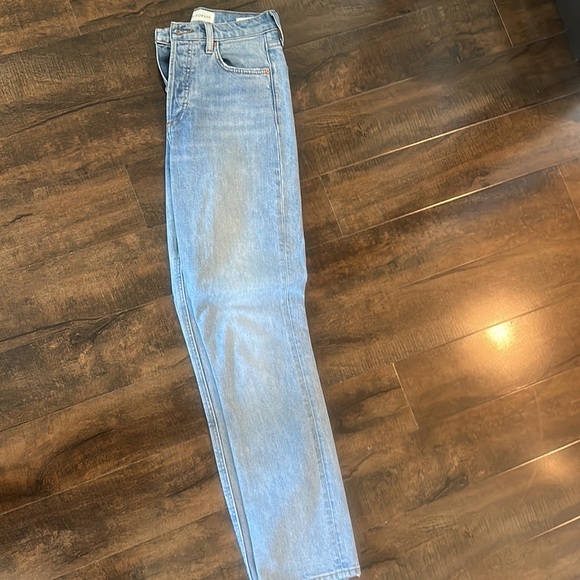 Aritzia jeans from denim forum. Straight leg light wash - Picture 2 of 4